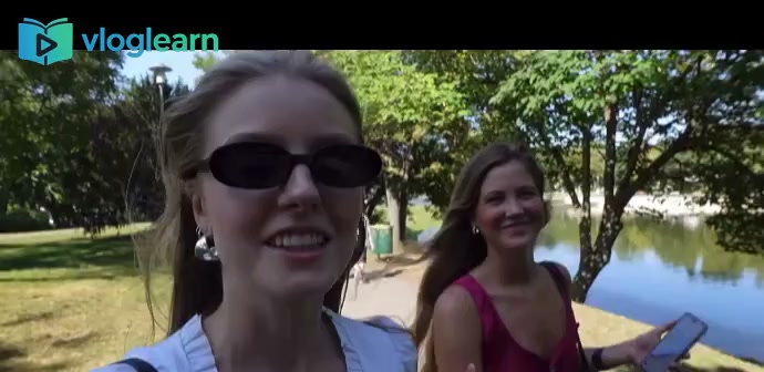 热气球与河流游船的冒险